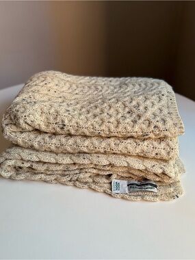 Aran Crafts Throw blanket 55"x65" Made in Ireland 100% Wool Heathered Cream Knit
